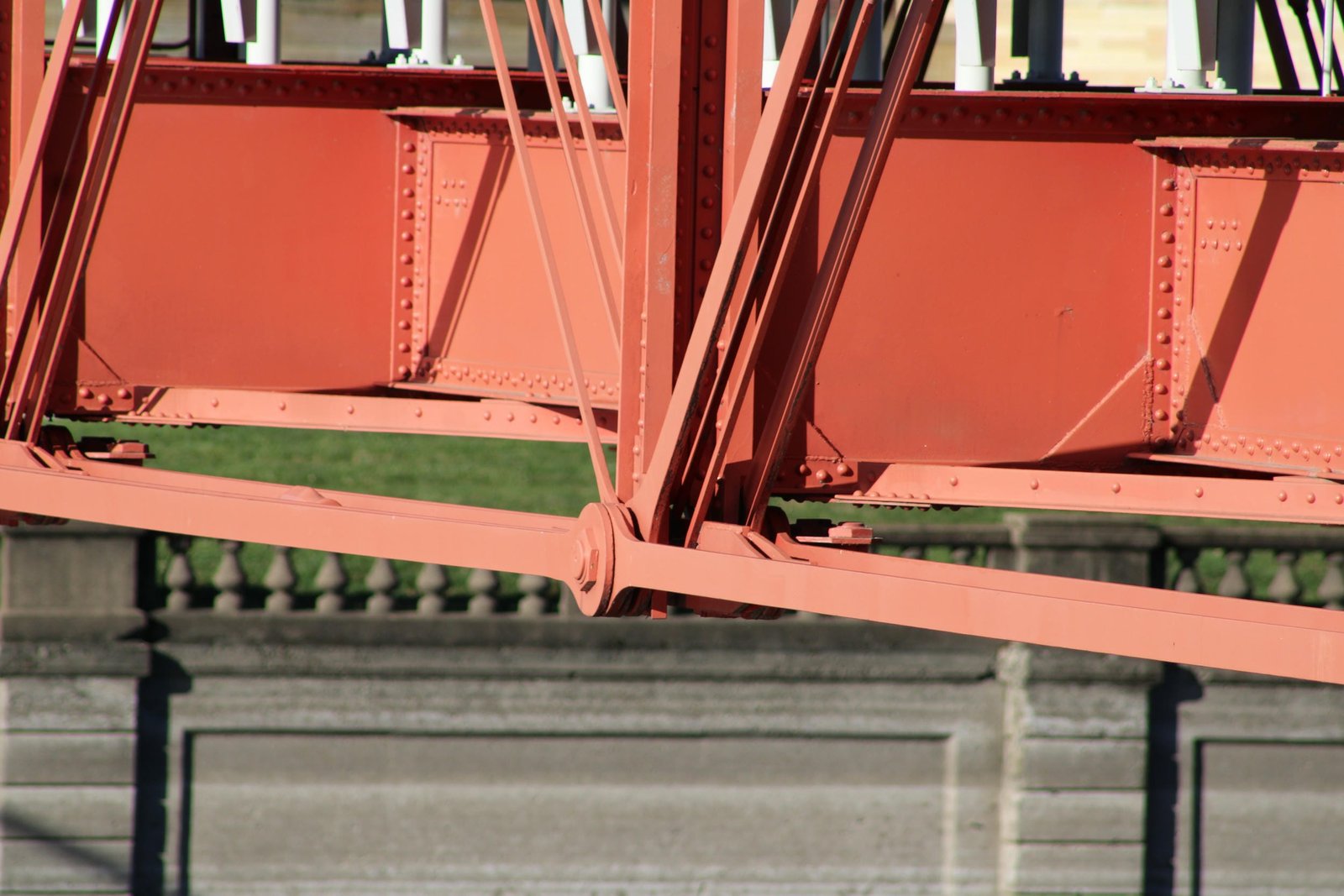 Lower connection
